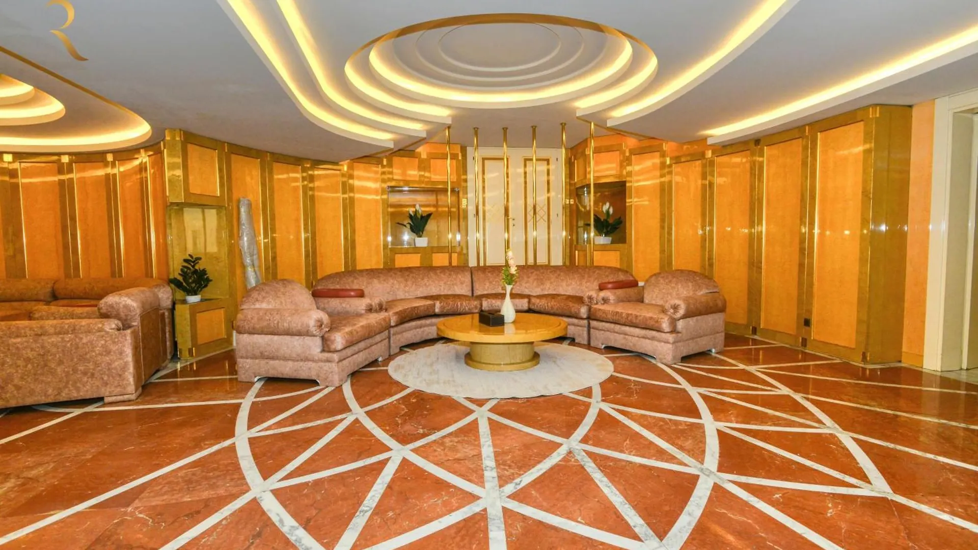 Appartamento Presidential Penthouse Vintage Italian Elegance Abu Dhabi