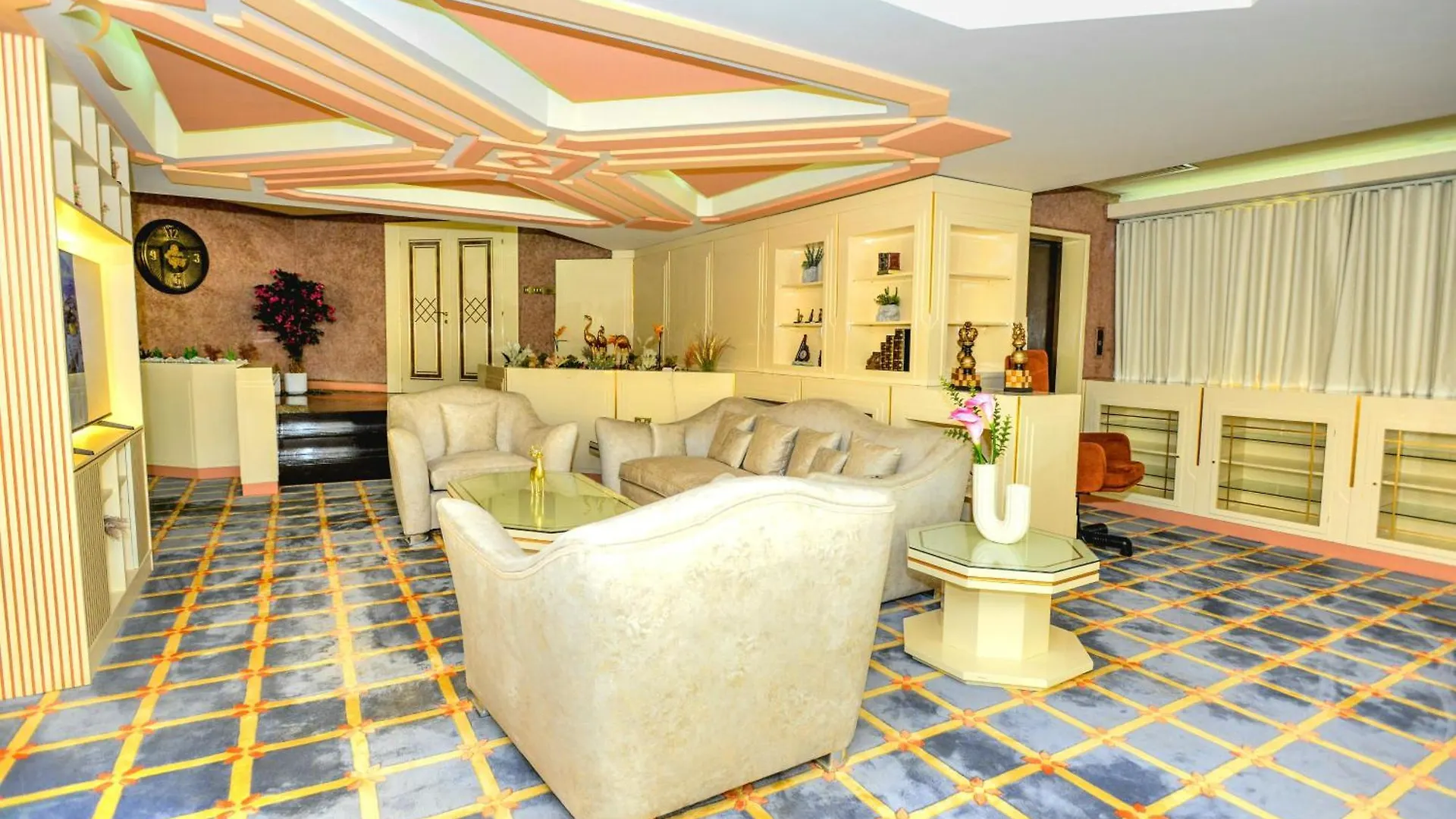 Appartamento Presidential Penthouse Vintage Italian Elegance Abu Dhabi