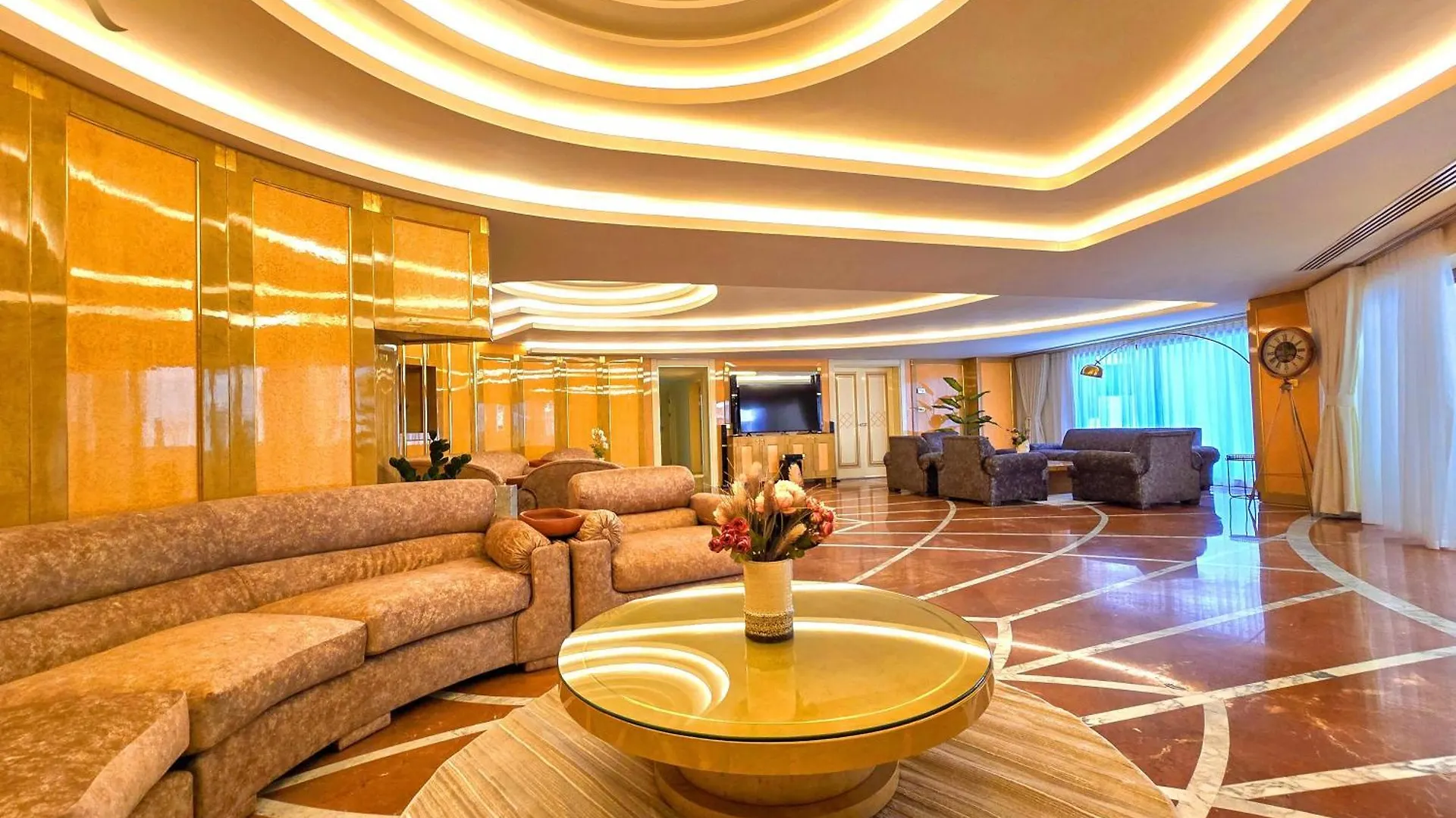 Appartamento Presidential Penthouse Vintage Italian Elegance Abu Dhabi Emirati Arabi Uniti